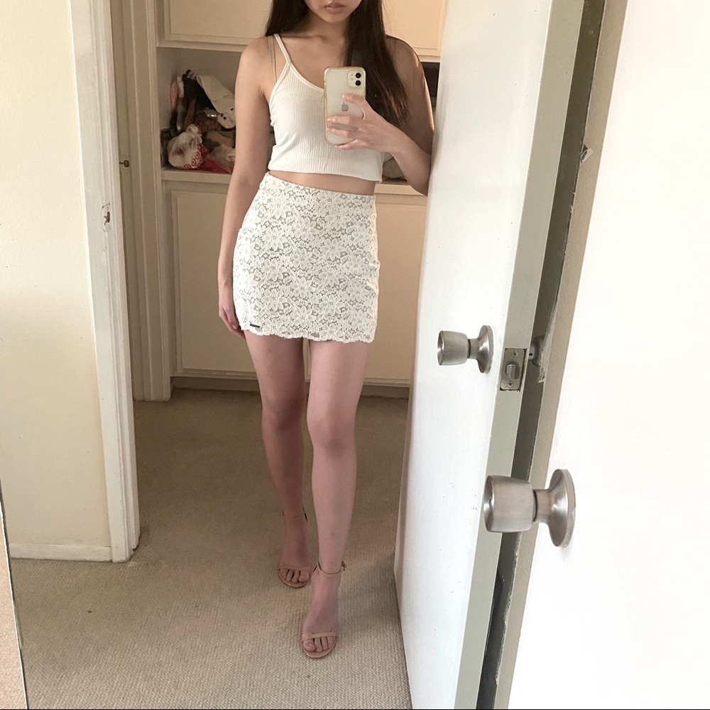 A&F white and gray lace mini skirt